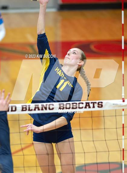 Thumbnail 3 in Clarkston vs. Hartland (MHSAA Division 1 Regional Semifinal) photogallery.