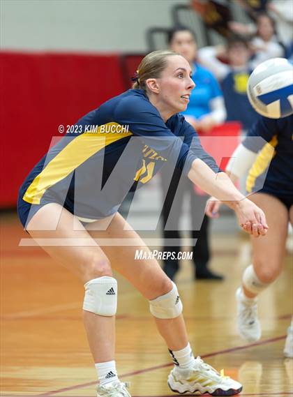 Thumbnail 2 in Clarkston vs. Hartland (MHSAA Division 1 Regional Semifinal) photogallery.