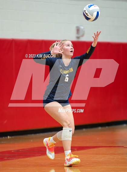 Thumbnail 2 in Clarkston vs. Hartland (MHSAA Division 1 Regional Semifinal) photogallery.