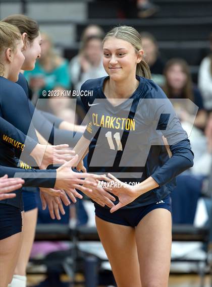 Thumbnail 2 in Clarkston vs. Hartland (MHSAA Division 1 Regional Semifinal) photogallery.
