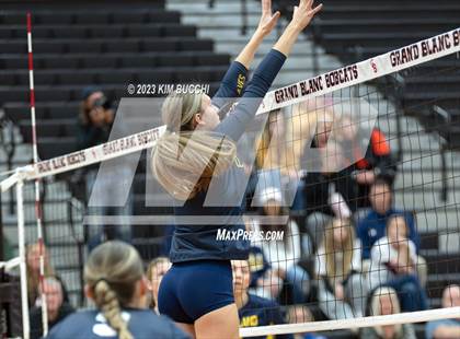Thumbnail 3 in Clarkston vs. Hartland (MHSAA Division 1 Regional Semifinal) photogallery.