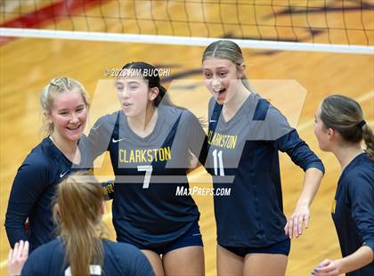 Thumbnail 3 in Clarkston vs. Hartland (MHSAA Division 1 Regional Semifinal) photogallery.