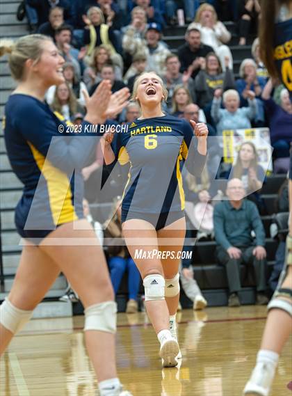 Thumbnail 2 in Clarkston vs. Hartland (MHSAA Division 1 Regional Semifinal) photogallery.