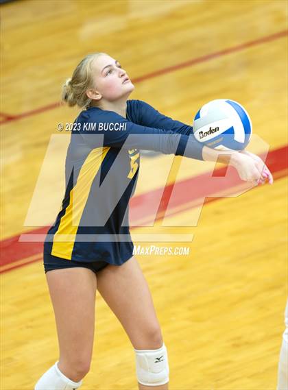 Thumbnail 2 in Clarkston vs. Hartland (MHSAA Division 1 Regional Semifinal) photogallery.