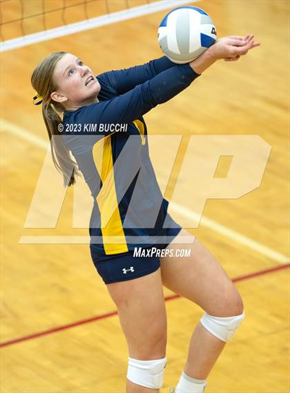 Thumbnail 3 in Clarkston vs. Hartland (MHSAA Division 1 Regional Semifinal) photogallery.