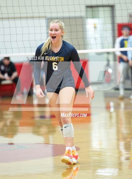 Thumbnail 2 in Clarkston vs. Hartland (MHSAA Division 1 Regional Semifinal) photogallery.
