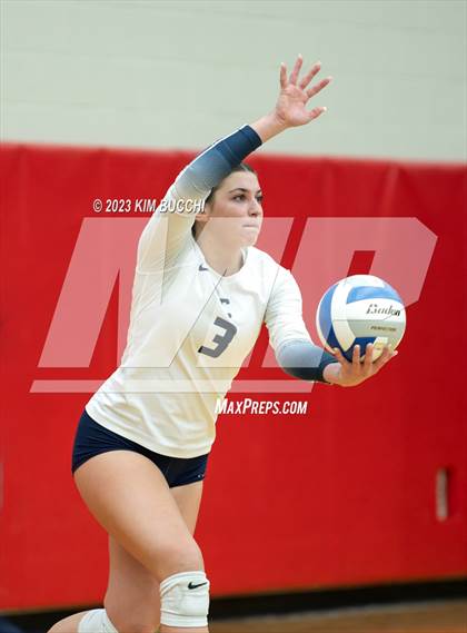 Thumbnail 3 in Clarkston vs. Hartland (MHSAA Division 1 Regional Semifinal) photogallery.