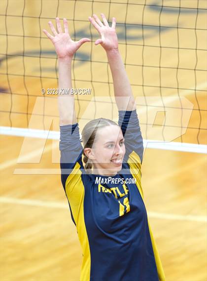Thumbnail 2 in Clarkston vs. Hartland (MHSAA Division 1 Regional Semifinal) photogallery.