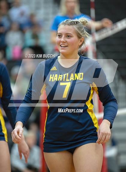 Thumbnail 3 in Clarkston vs. Hartland (MHSAA Division 1 Regional Semifinal) photogallery.