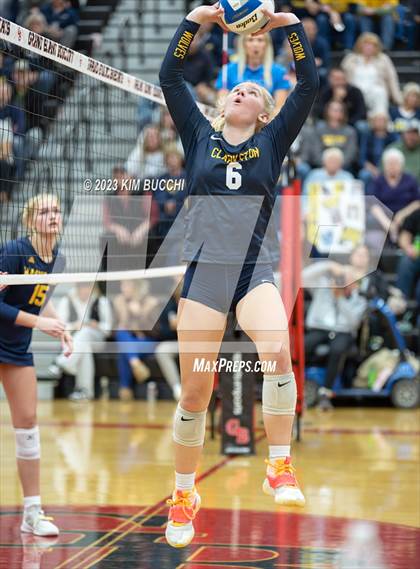 Thumbnail 3 in Clarkston vs. Hartland (MHSAA Division 1 Regional Semifinal) photogallery.