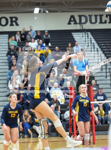 Thumbnail 3 in Clarkston vs. Hartland (MHSAA Division 1 Regional Semifinal) photogallery.