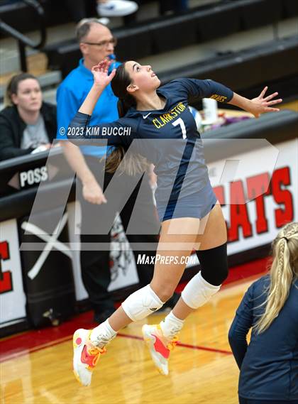 Thumbnail 3 in Clarkston vs. Hartland (MHSAA Division 1 Regional Semifinal) photogallery.