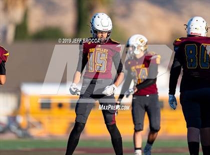 Thumbnail 2 in Royal @ Simi Valley photogallery.