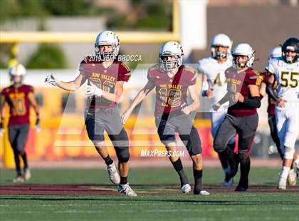 Thumbnail 3 in Royal @ Simi Valley photogallery.