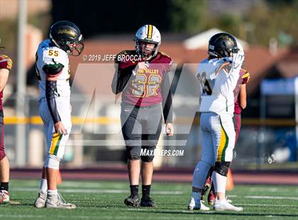 Thumbnail 2 in Royal @ Simi Valley photogallery.