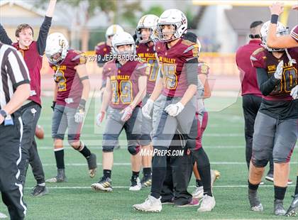 Thumbnail 3 in Royal @ Simi Valley photogallery.