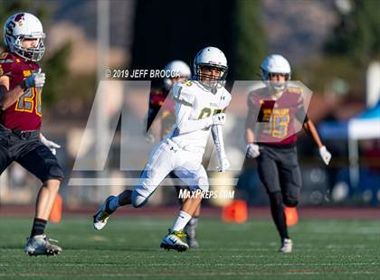 Thumbnail 3 in Royal @ Simi Valley photogallery.
