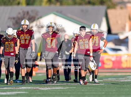 Thumbnail 2 in Royal @ Simi Valley photogallery.