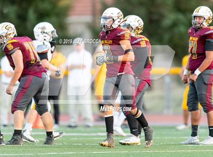 Thumbnail 2 in Royal @ Simi Valley photogallery.