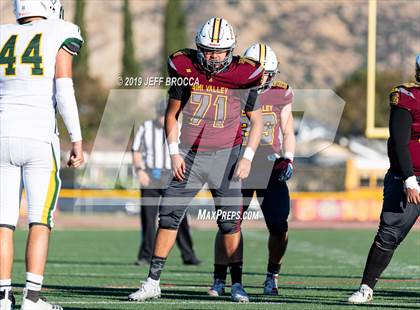 Thumbnail 3 in Royal @ Simi Valley photogallery.