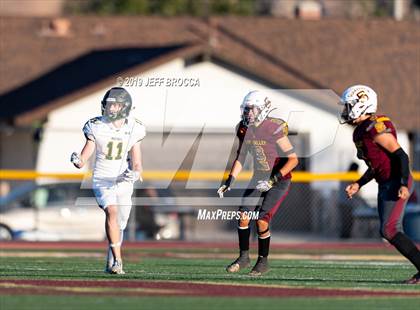 Thumbnail 2 in Royal @ Simi Valley photogallery.