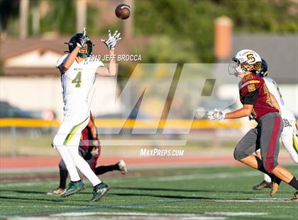 Thumbnail 3 in Royal @ Simi Valley photogallery.