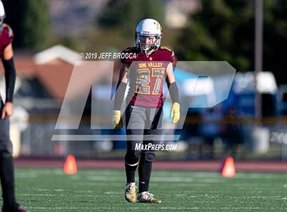Thumbnail 2 in Royal @ Simi Valley photogallery.