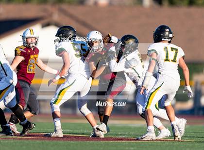 Thumbnail 3 in Royal @ Simi Valley photogallery.