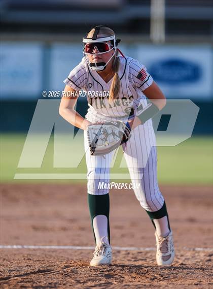 Thumbnail 1 in Mission Oak @ Kingsburg photogallery.