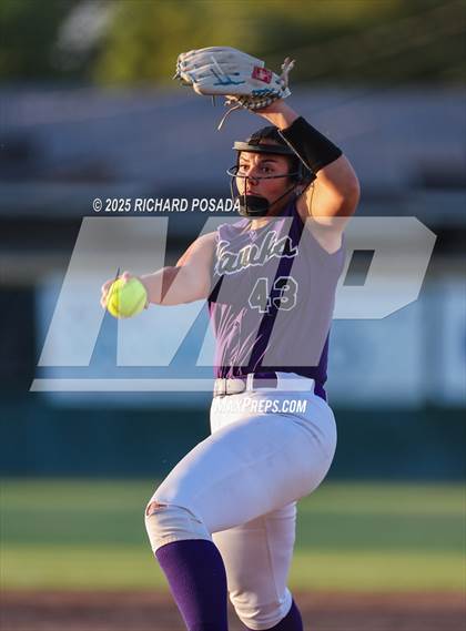 Thumbnail 1 in Mission Oak @ Kingsburg photogallery.