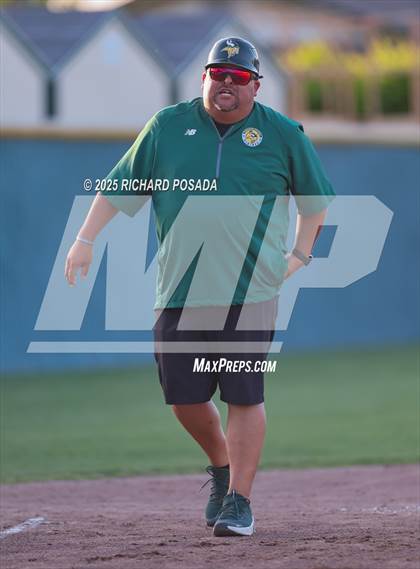 Thumbnail 1 in Mission Oak @ Kingsburg photogallery.