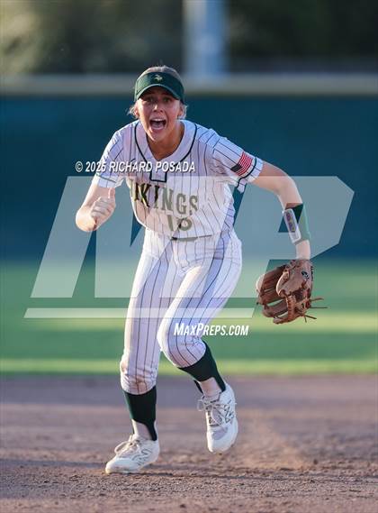 Thumbnail 1 in Mission Oak @ Kingsburg photogallery.