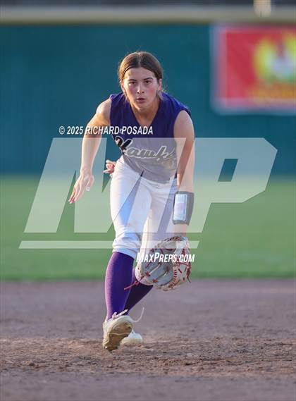 Thumbnail 1 in Mission Oak @ Kingsburg photogallery.