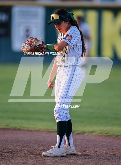 Thumbnail 2 in Mission Oak @ Kingsburg photogallery.