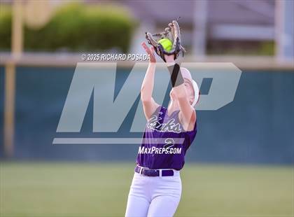 Thumbnail 1 in Mission Oak @ Kingsburg photogallery.