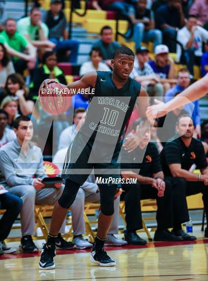 Thumbnail 2 in Corona del Sol vs Moreau Catholic (Hoophall West Invitational) photogallery.