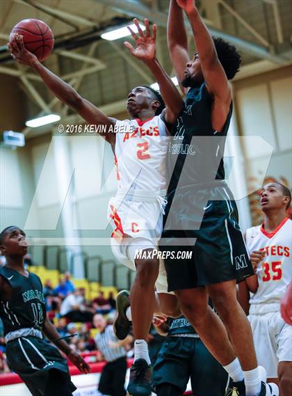 Thumbnail 2 in Corona del Sol vs Moreau Catholic (Hoophall West Invitational) photogallery.