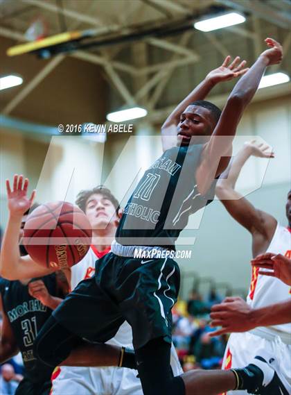 Thumbnail 2 in Corona del Sol vs Moreau Catholic (Hoophall West Invitational) photogallery.