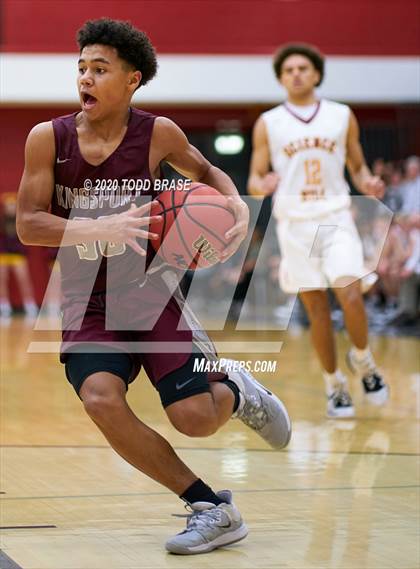 Thumbnail 1 in Dobyns-Bennett vs. Science Hill (TSSAA District 1-AAA Championship) photogallery.