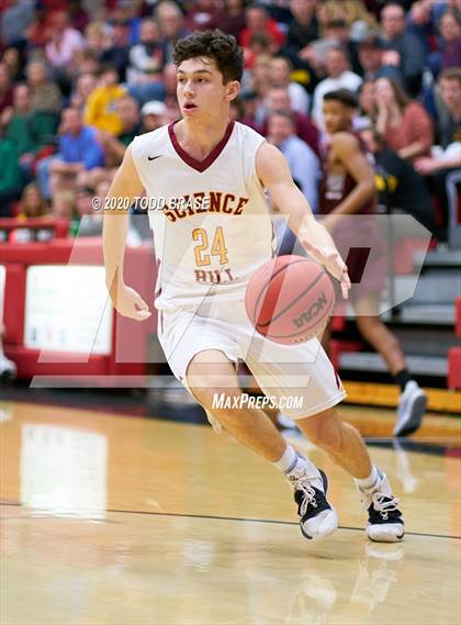 Thumbnail 2 in Dobyns-Bennett vs. Science Hill (TSSAA District 1-AAA Championship) photogallery.