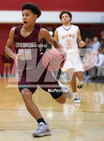 Thumbnail 3 in Dobyns-Bennett vs. Science Hill (TSSAA District 1-AAA Championship) photogallery.