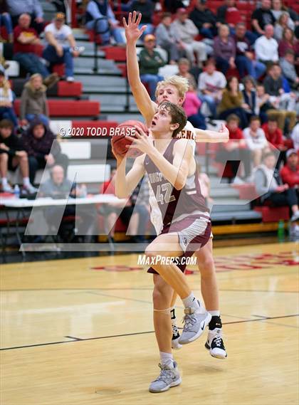 Thumbnail 1 in Dobyns-Bennett vs. Science Hill (TSSAA District 1-AAA Championship) photogallery.