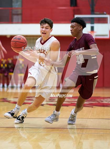 Thumbnail 3 in Dobyns-Bennett vs. Science Hill (TSSAA District 1-AAA Championship) photogallery.