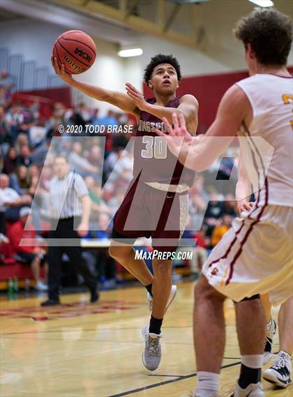 Thumbnail 1 in Dobyns-Bennett vs. Science Hill (TSSAA District 1-AAA Championship) photogallery.