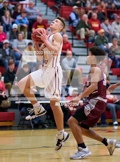 Thumbnail 2 in Dobyns-Bennett vs. Science Hill (TSSAA District 1-AAA Championship) photogallery.