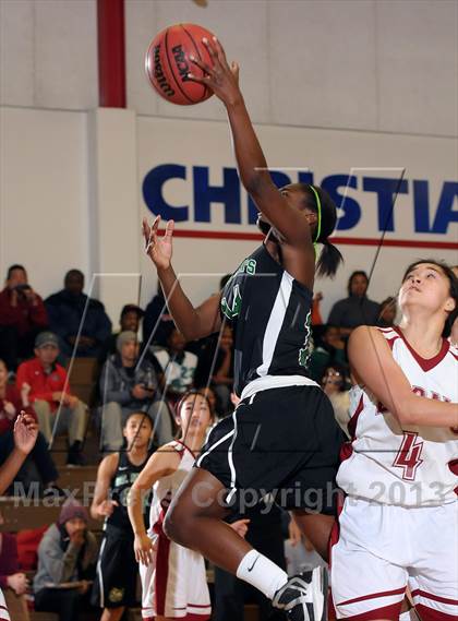 Thumbnail 3 in St. Mary's vs. McClatchy (Christian Brothers Holiday Classic) photogallery.