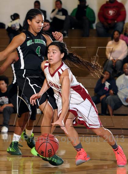 Thumbnail 3 in St. Mary's vs. McClatchy (Christian Brothers Holiday Classic) photogallery.