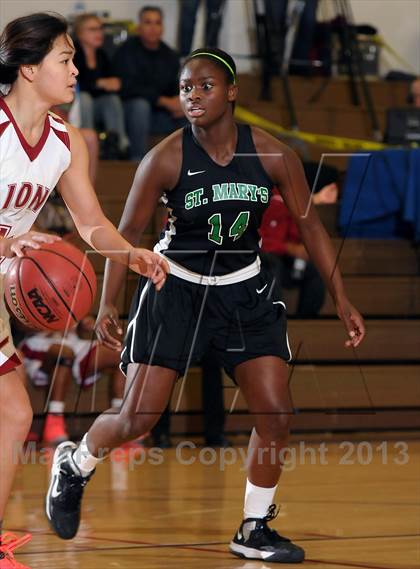 Thumbnail 3 in St. Mary's vs. McClatchy (Christian Brothers Holiday Classic) photogallery.