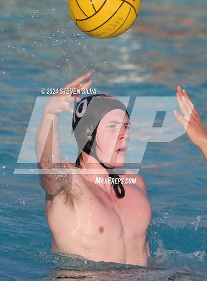 Thumbnail 2 in Lincoln vs. University City (San Diego Open) photogallery.