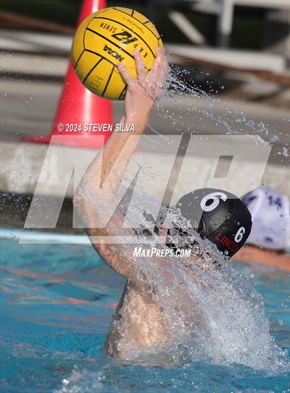 Thumbnail 1 in Lincoln vs. University City (San Diego Open) photogallery.